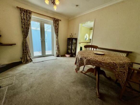 DiningRoom.jpg