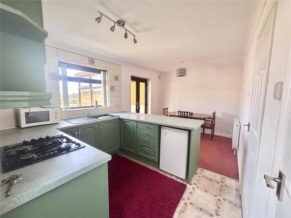 3 bed Semi-Detached for sale Image 6
