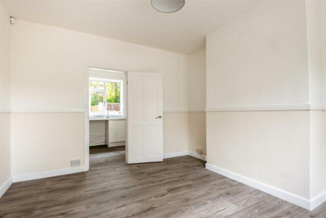 3 Southey Hall Drive-5.jpg