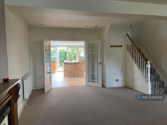 Large Open Plan Lounge 6.3m x 4.65m 