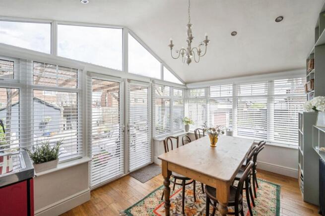3 bed Semi-Detached for sale Image 7