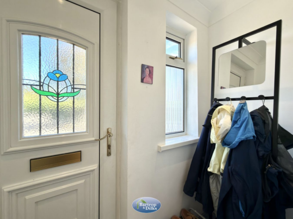 4 bed Detached for sale Image 5