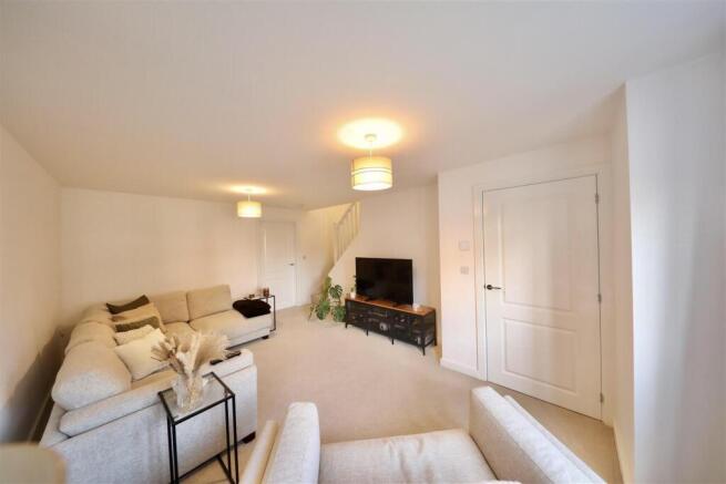 3 bed Semi-Detached for sale Image 6