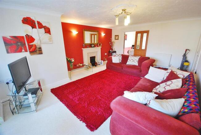 LOUNGE: