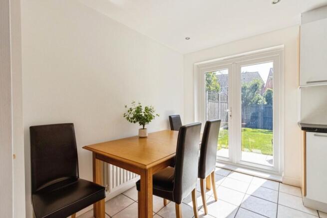 4 bed Semi-Detached for sale Image 6