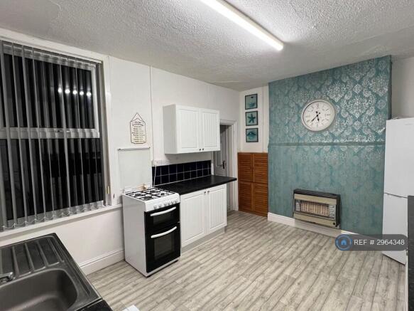 3 bed Terraced to rent Image 7