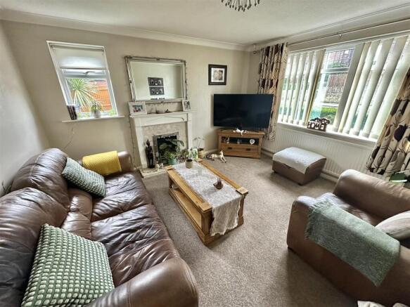 3 bed Detached for sale Image 4