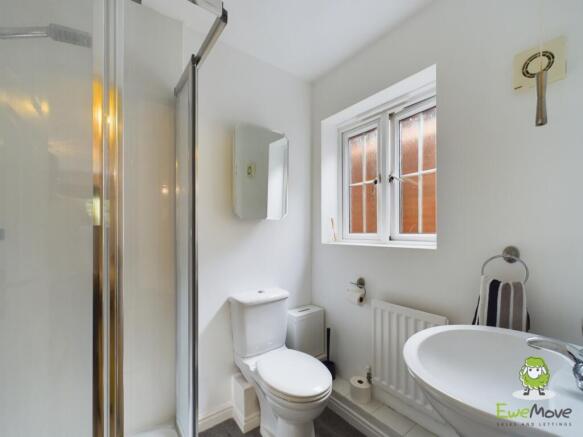 Ensuite Bedroom 2