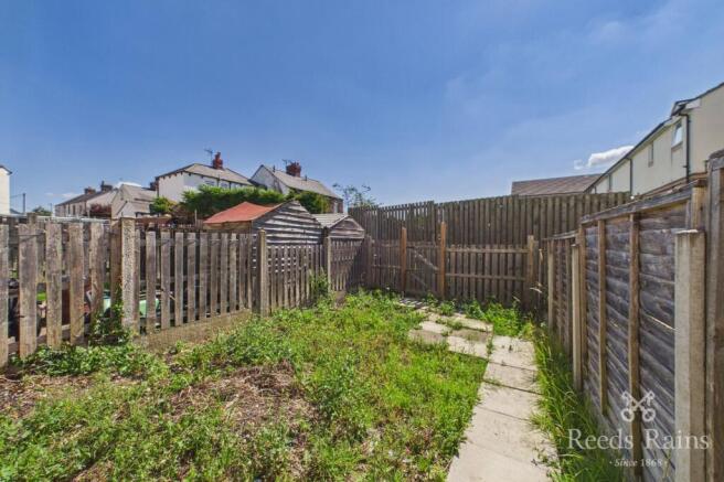 2 bed Terraced for sale Image 8