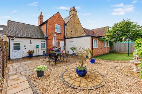 High Street, Honeybourne, WR11