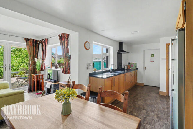 4 bed Semi-Detached for sale Image 7
