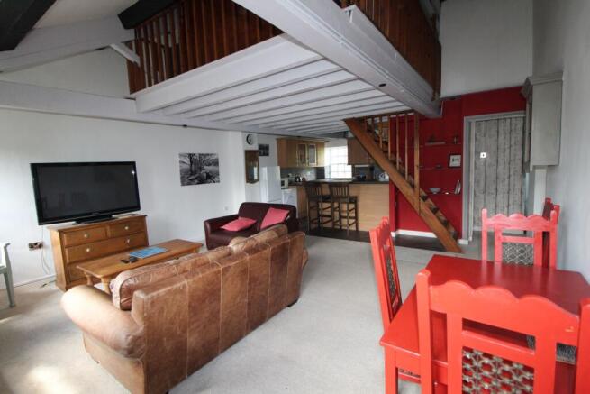 2 bed Apartment to rent Image 9