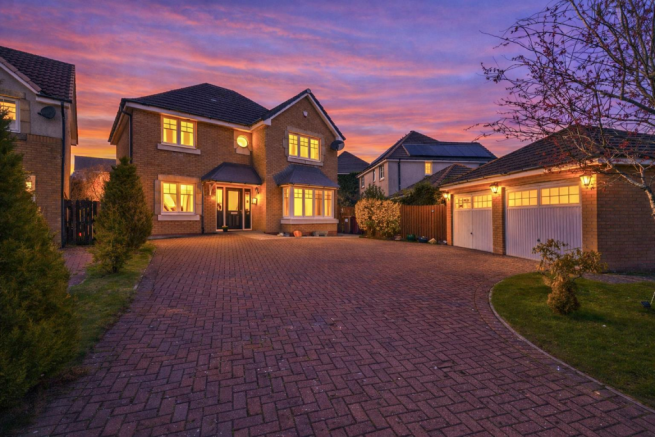 20 St Martin Drive Dundee-38.png