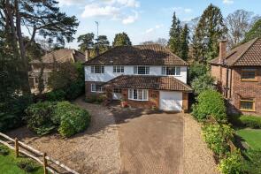 31 Mair Doone, Dartnell Park Road, West Byfleet KT14 6PN