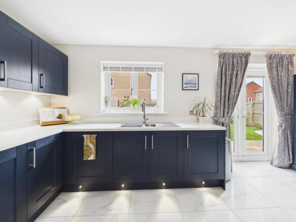 4 bed Detached for sale Image 12