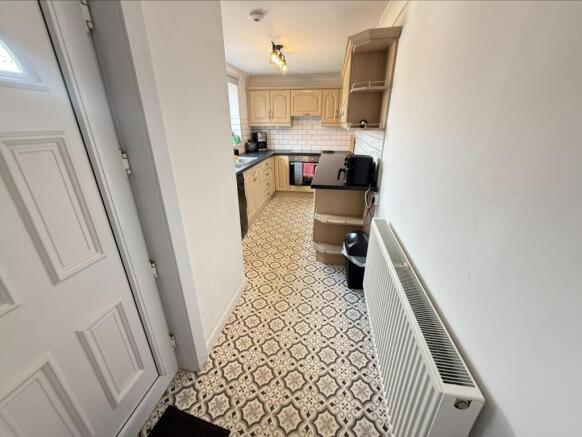 3 bed Semi-Detached to rent Image 4