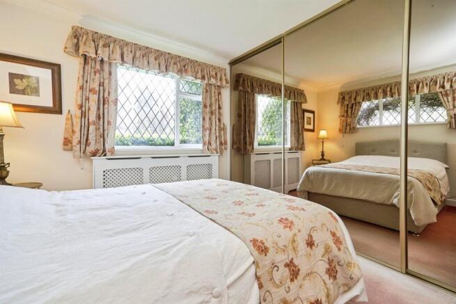2 bed Semi-Detached Bungalow for sale Image 12