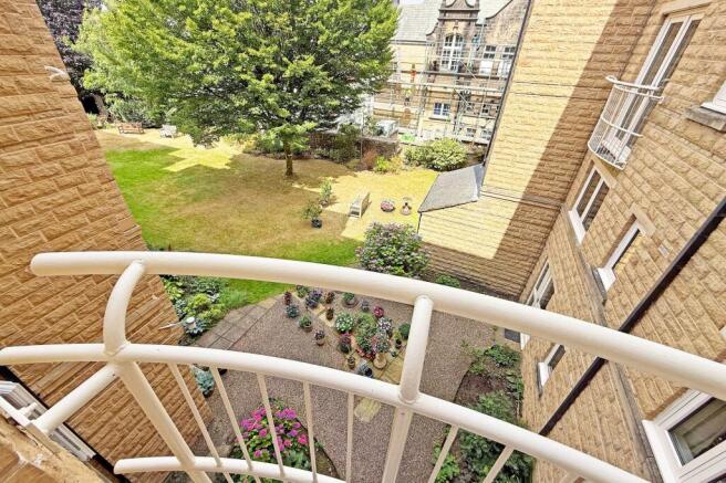 1 bed Flat for sale Image 4