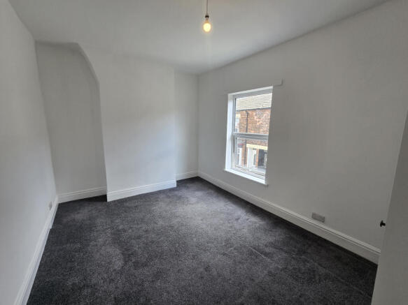 2 bed End of Terrace to rent Image 10