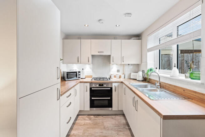 68 Hoover Drive, Cambuslang, G72 7EF photo 4