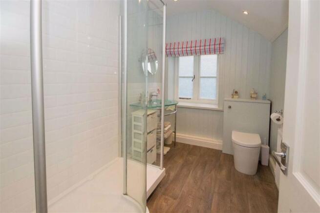 EN SUITE