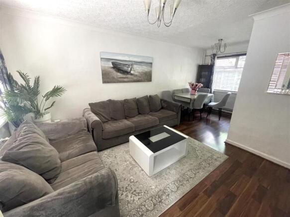 3 bed Semi-Detached for sale Image 2