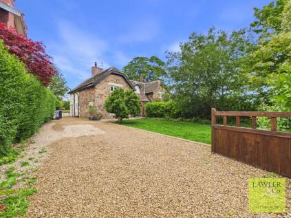 Dickens Lane, Poynton, Stockport, Cheshire, SK12 1NZ