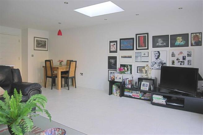 LIVING/DINING ROOM