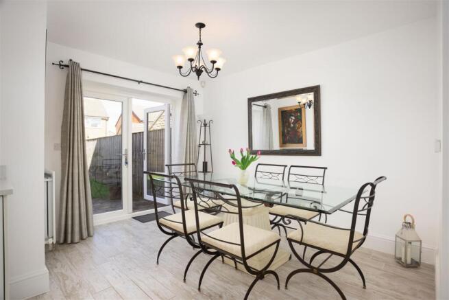 3 bed Semi-Detached for sale Image 6
