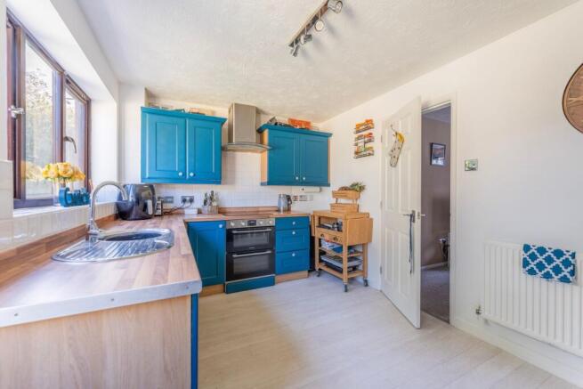 Snowberry Close, Taverham photo 4