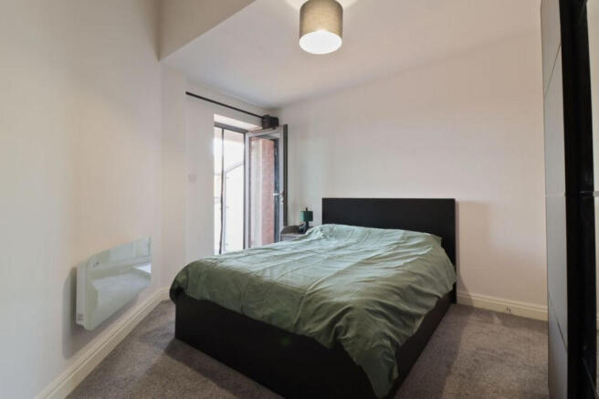 2 bed Flat for sale Image 8