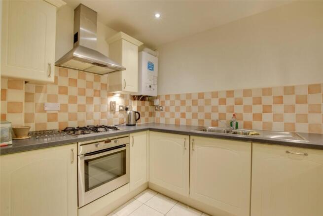 2 bed Flat for sale Image 4