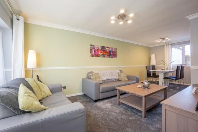 Lounge/Dining Room