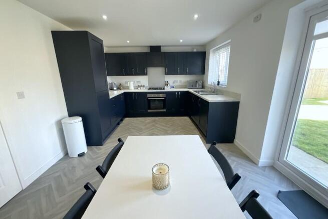 kitchen/dining room