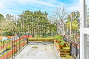 First Floor Flat A, 93, Kilburn Park Road, London NW6 5LA