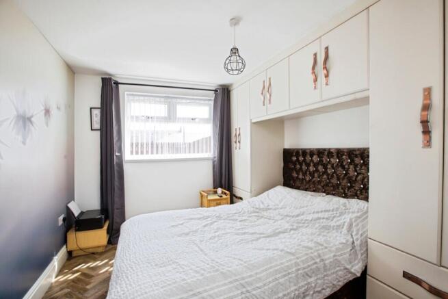 4 bed Town House for sale Image 9