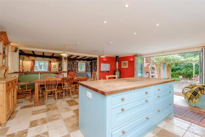 Kitchen/Dining Room