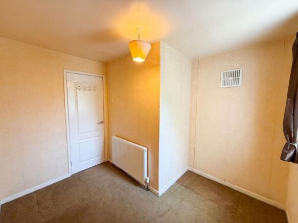 3 bed Semi-Detached for sale Image 9