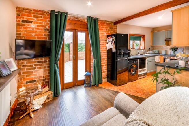 Dining Room/ Sitting Room: