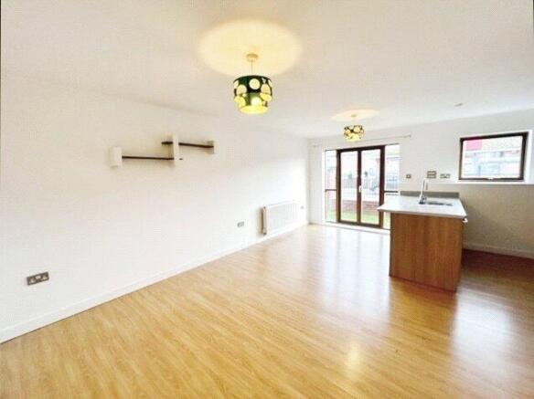 2 bed Flat to rent Image 5