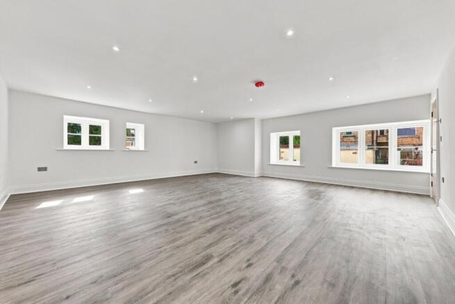 3 bed Detached to rent Image 10