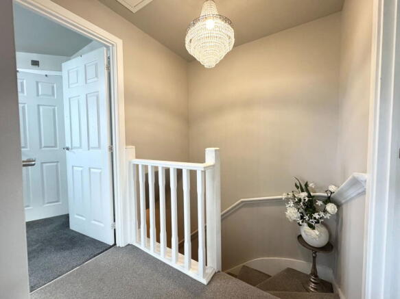 3 bed Semi-Detached for sale Image 11