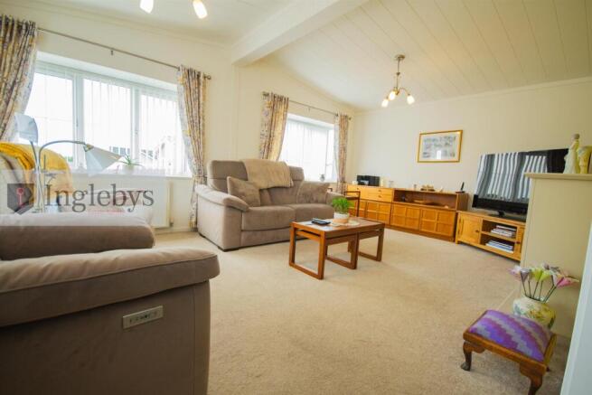 2 bed Park Home for sale Image 5