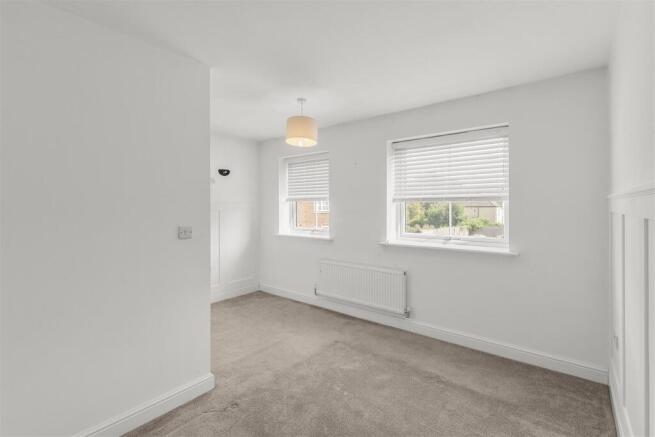3 bed Semi-Detached to rent Image 9