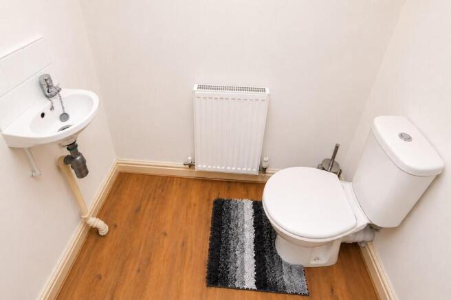 4 bed Town House for sale Image 5