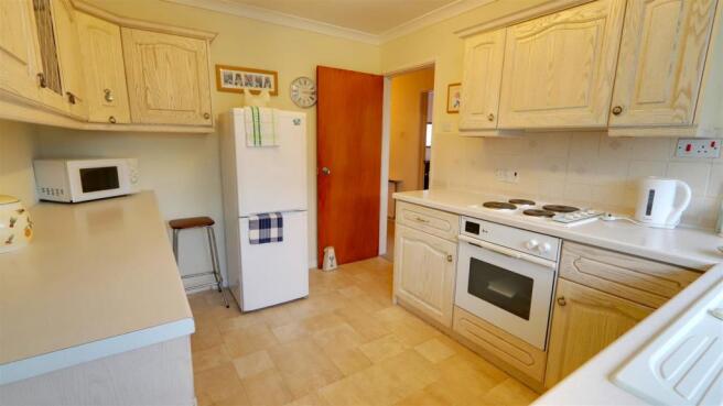 Kitchen in.jpg