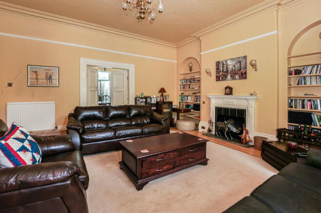 7 bed Semi-Detached for sale Image 4