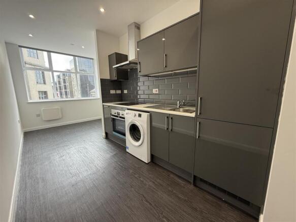 1 bed Apartment to rent Image 3