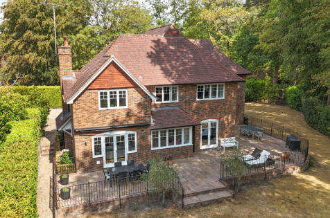 Waverley Avenue, Fleet, Hampshire, GU51