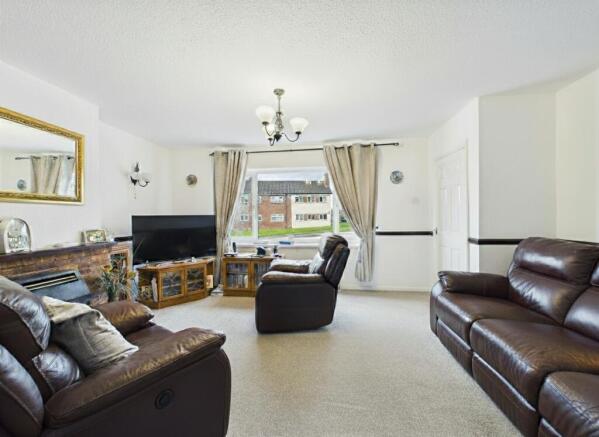 cam01698g0pr0156still002001